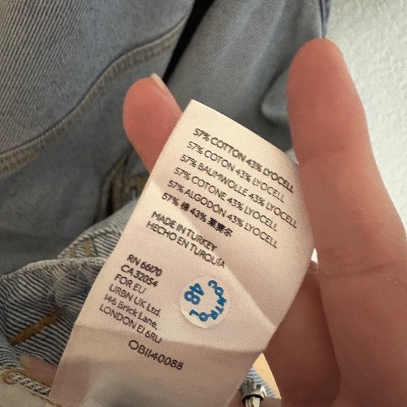 FREE PEOPLE We The Free Denim Cropped Distressed Jacket Size Medium - Picture 5 of 8